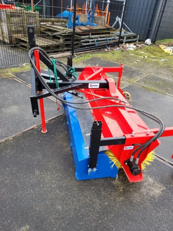 Qmac veegmachine 1.75 mtr hydraulisch met opvangbak - Afbeelding 6