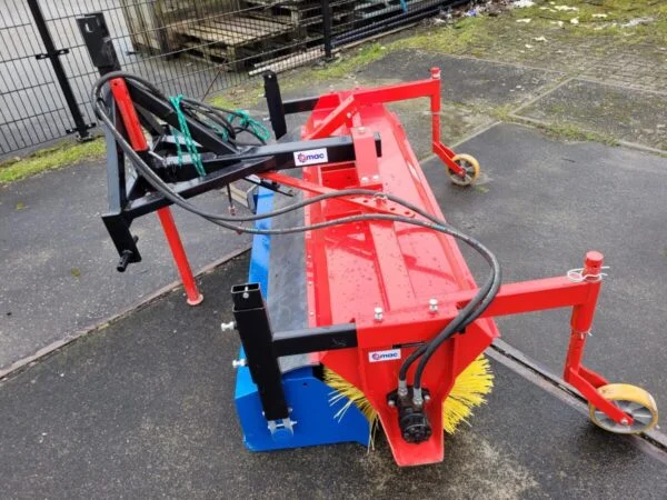 Qmac veegmachine 1.75 mtr hydraulisch met opvangbak - Afbeelding 4