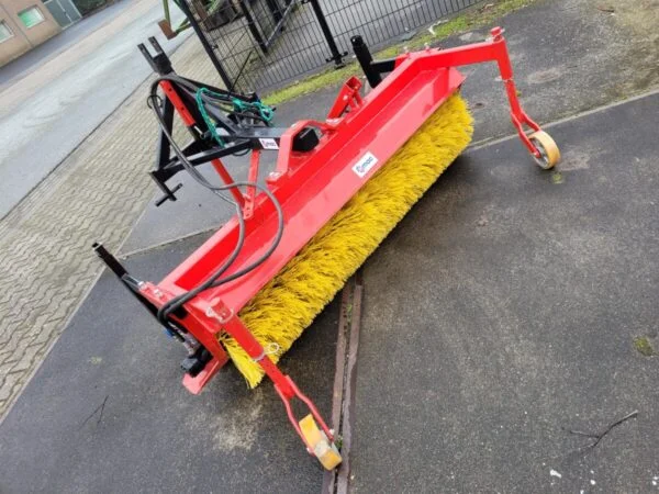 Qmac veegmachine 1.75 mtr hydraulisch met opvangbak - Afbeelding 3