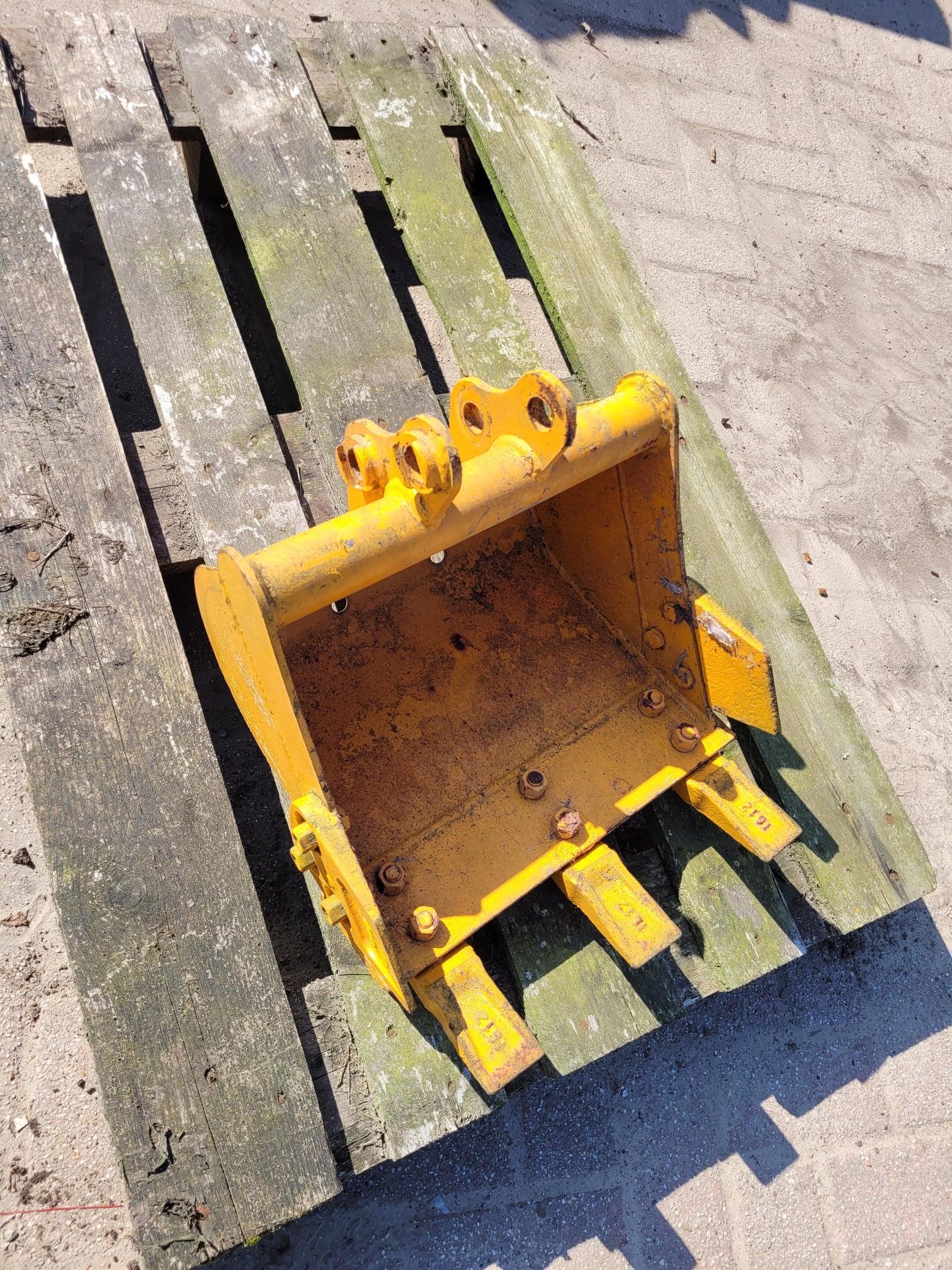 Graafbak 30 cm met cw 00 aansluiting