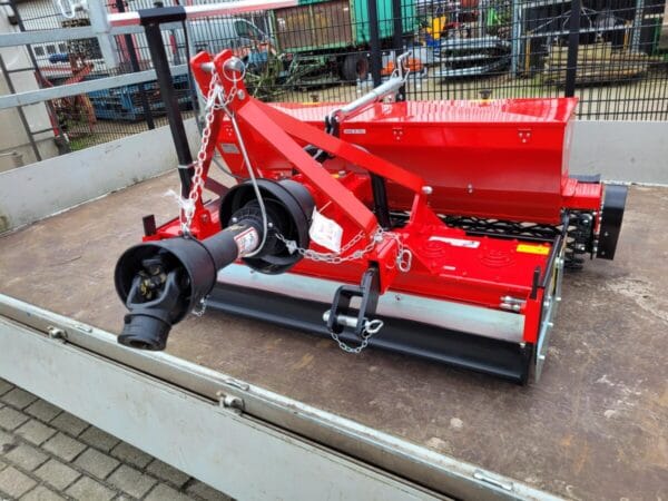 Rotorkopeg R2 MTZ 135 met zaaimachine   demo - Afbeelding 9