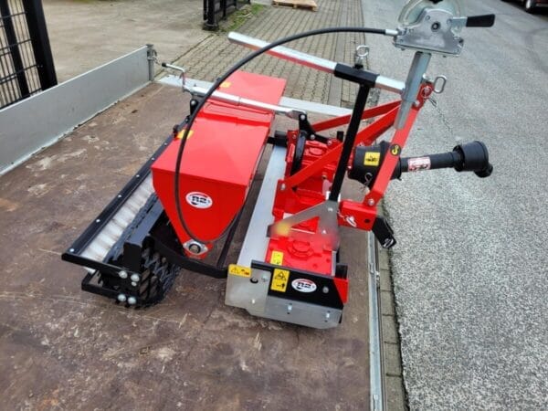 Rotorkopeg R2 MTZ 135 met zaaimachine   demo - Afbeelding 7