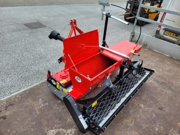 Rotorkopeg R2 MTZ 135 met zaaimachine   demo - Afbeelding 4